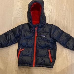 Patagonia jacket size 6-12 months. Very good condition!